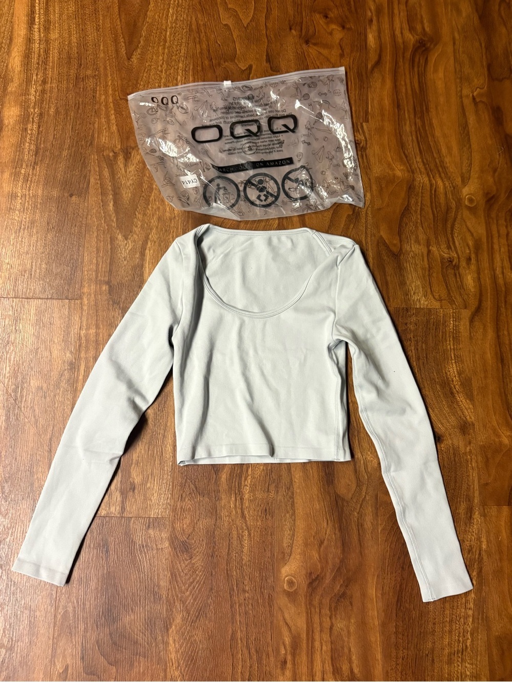 OQQ Light Gray Long-Sleeve Scoop Neck Crop Top